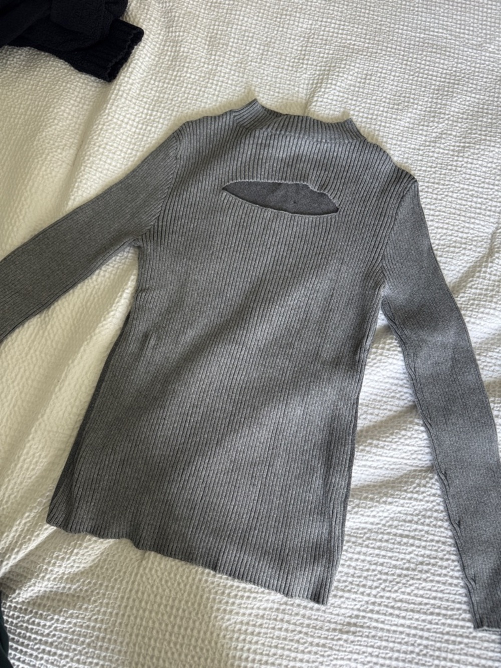 Ribbed Long-Sleeve Mock Neck Sweater with Back Cutout - Gray